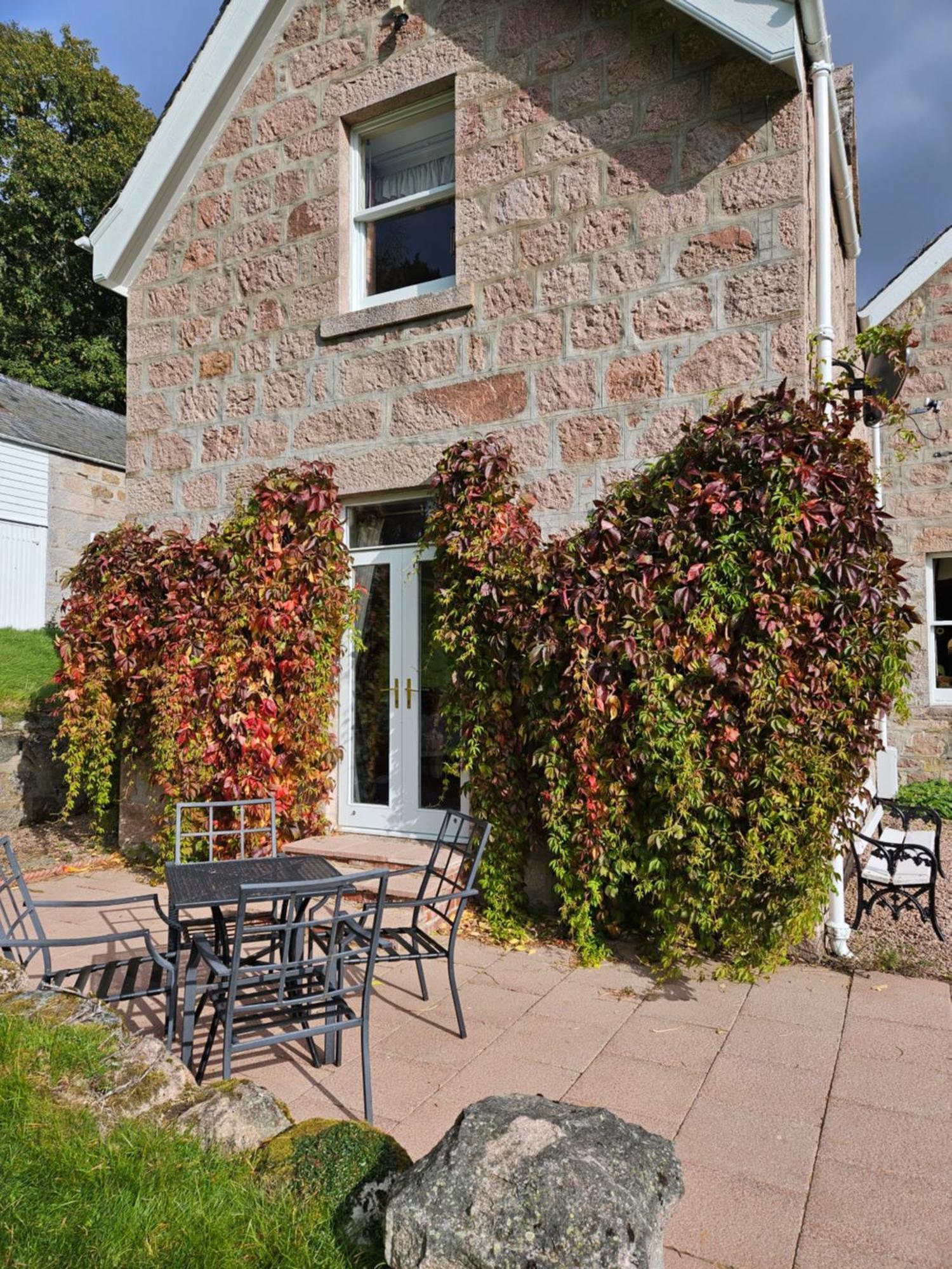 Craggan Bed and Breakfast Ballater Exteriör bild